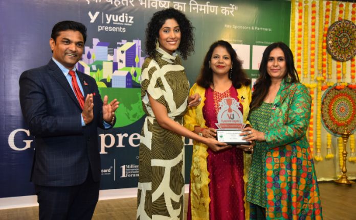 Prachi Govil Bagged Greenpreneur Award - VyapaarJagat.com