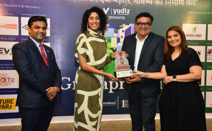Vishal Unadkat Bagged Greenpreneur Award - VyapaarJagat.com